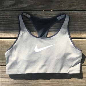 BRAND NEW NIKE SPORTS BRA
